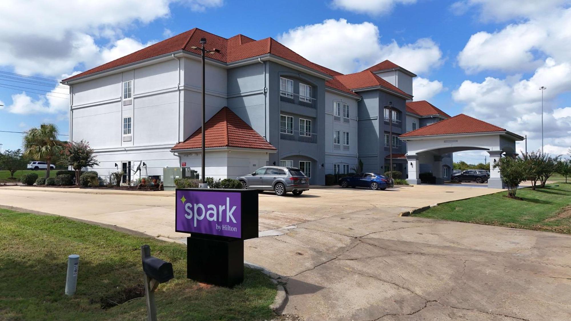Spark By Hilton Brandon Kültér fotó